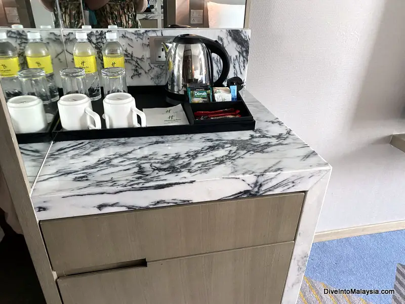 tea and coffee making facilities Holiday Inn Johor Bahru City Centre standard room 