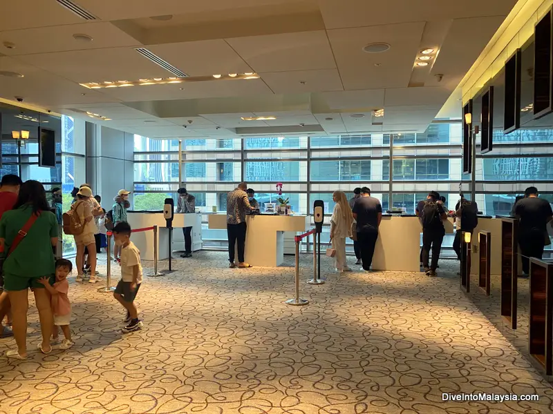 Traders Hotel KL Reception