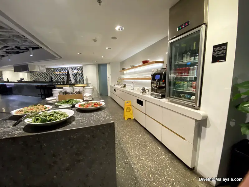 Qantas business class lounge Singapore Food and drink area