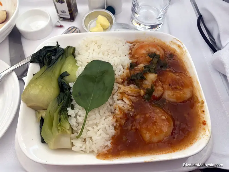 Emirates business Boeing 777-300ER Chilli garlic prawns