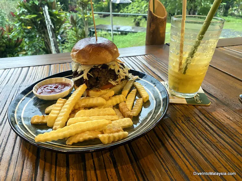 Sepilok Forest Edge Resort food