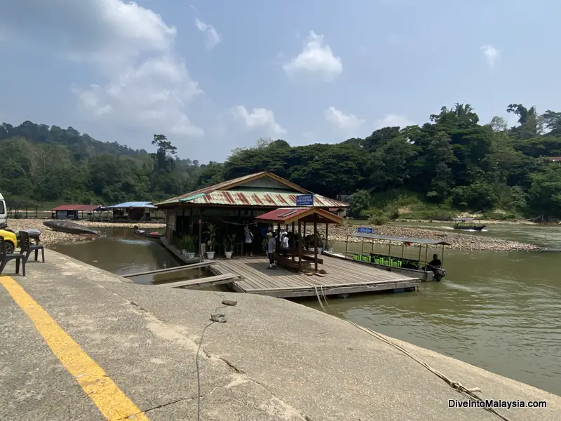 Taking the boat from Kuala Tahan to Taman Negara