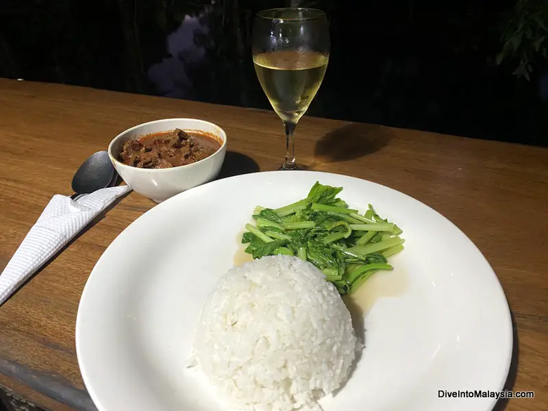 Cafe Mulu beed rendang at national park